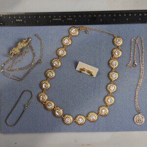 Gold Tone Jewelry Lot Necklaces & Bracelet 5 Piece Lot